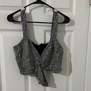 Abercrombie Women’s Black & White Tie-Front Cropped Tank Top